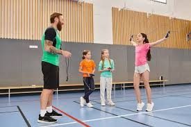 皇马已经和阿诺德合同谈好了？球队还想要便宜引进霍伊森？