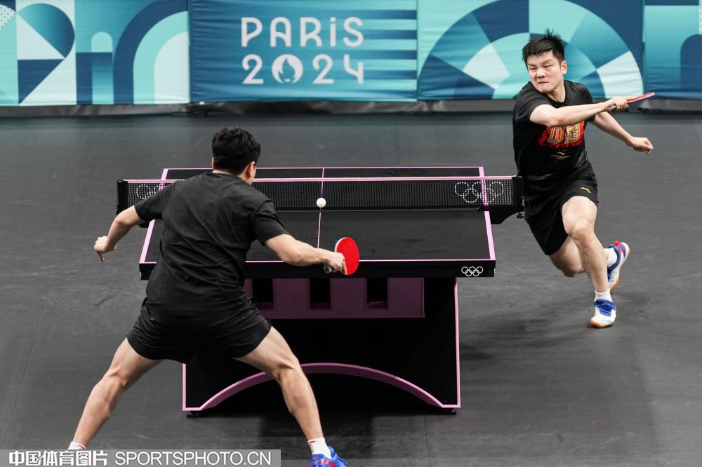 第五人格双喜临门！周年庆伴COAVI全球总决赛，监管新皇新后来临！