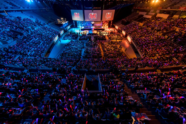 显示出他对 显示出他对