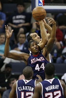 媒体人：直到昨天足协还没有给沧州雄狮准入，感觉有点悬了.